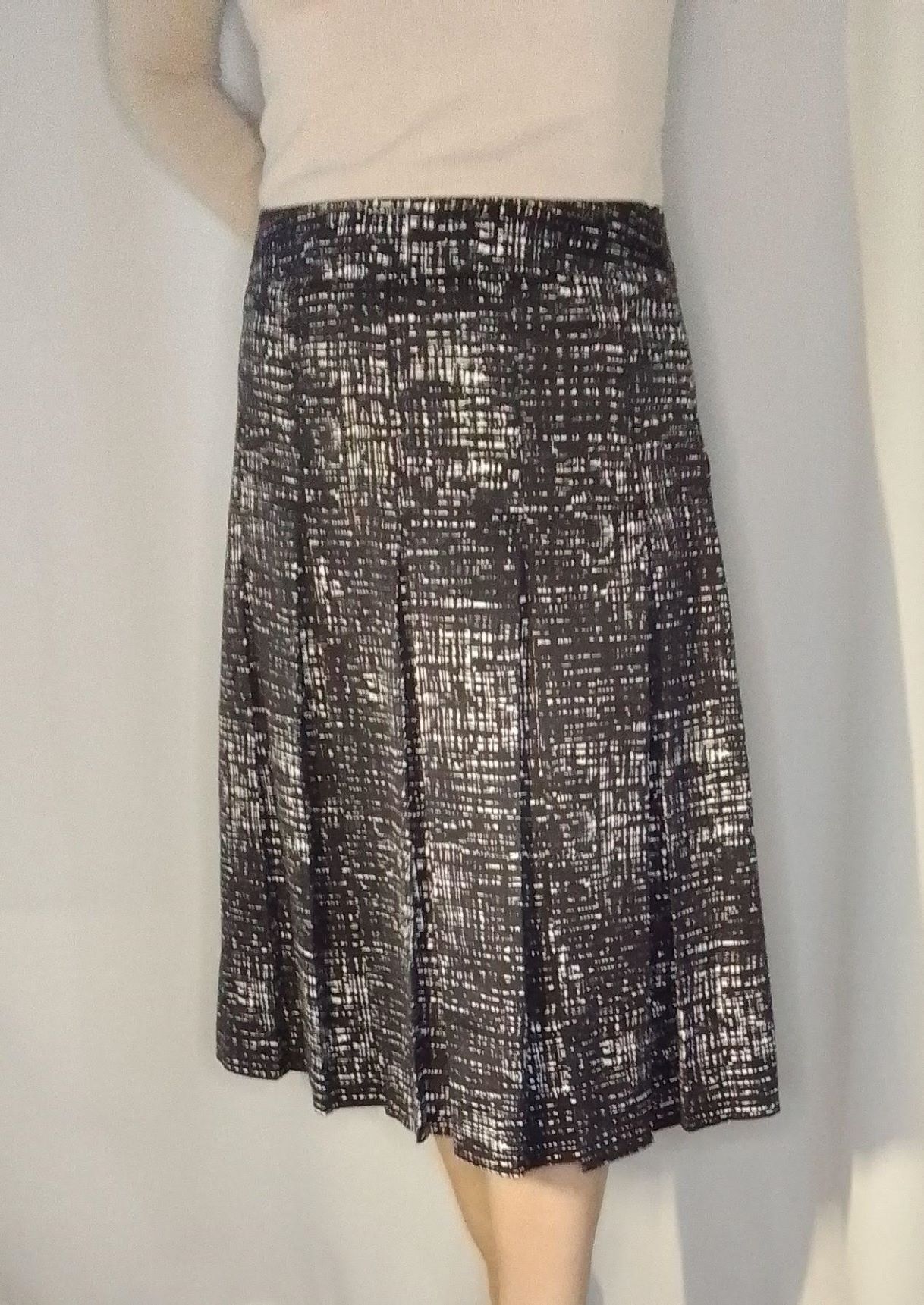 Falda de pliegues KENNET COLE NY Talla 10