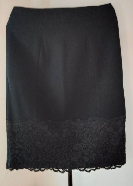 Falda negra con encaje Talla 8